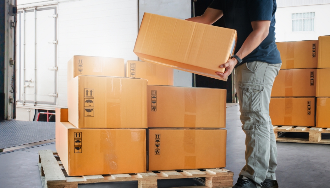 velcro-brand-pallet-tidy-straps-saves-time-and-kilometres-of-stretch-wrap-film